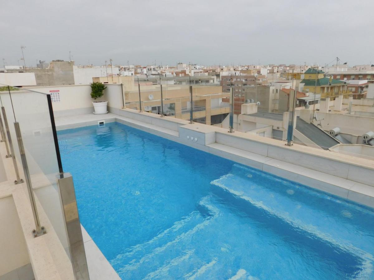 Modern And Cosy Apartment Close To The Beach 또레비에하 외부 사진