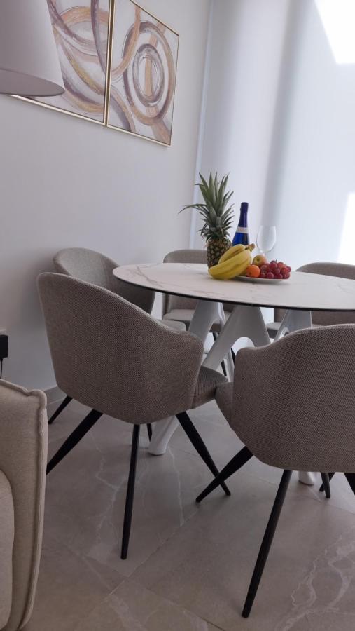 Modern And Cosy Apartment Close To The Beach 또레비에하 외부 사진