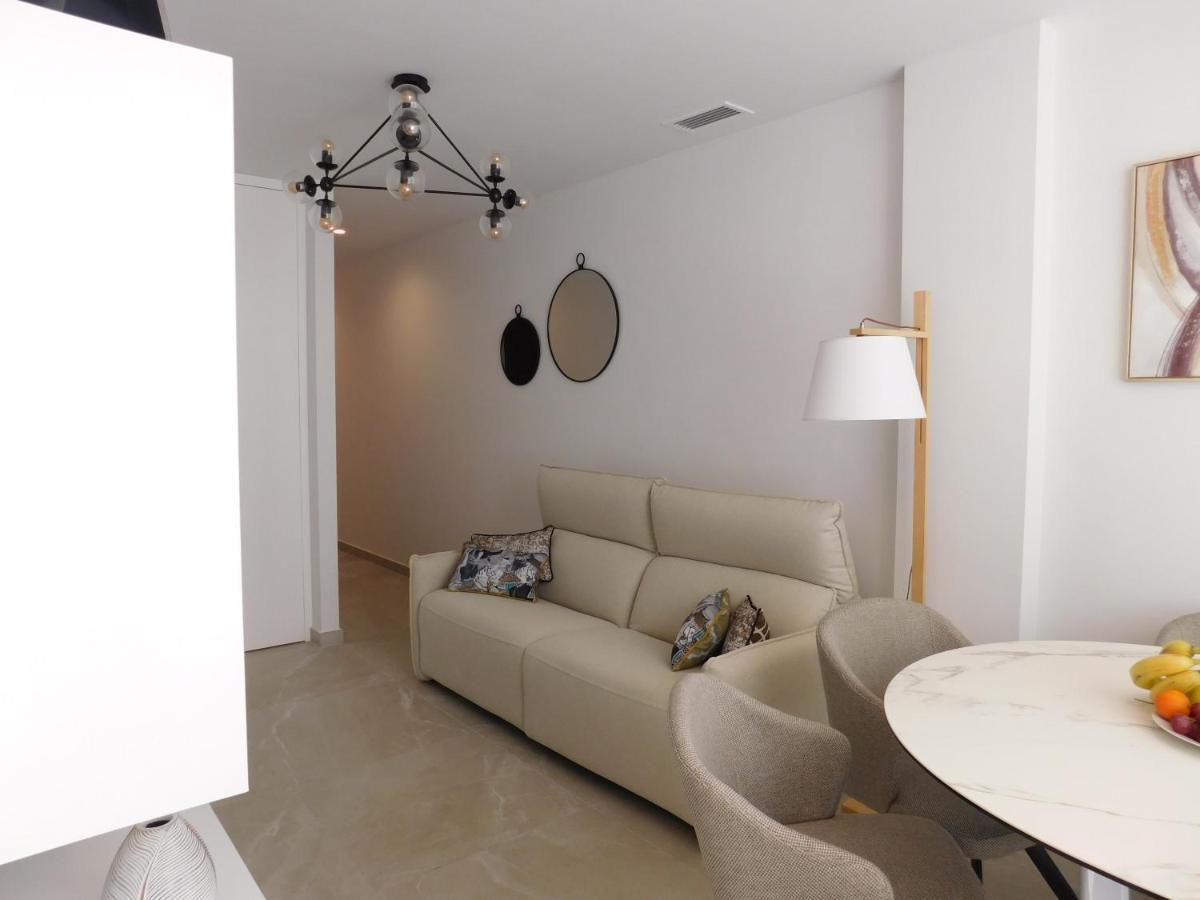 Modern And Cosy Apartment Close To The Beach 또레비에하 외부 사진
