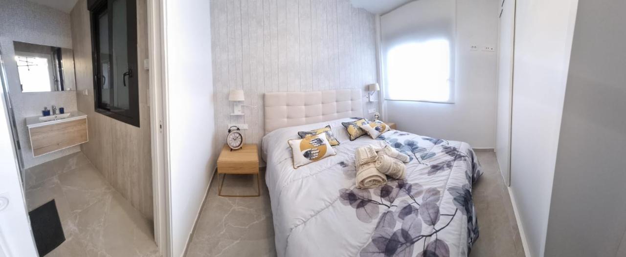 Modern And Cosy Apartment Close To The Beach 또레비에하 외부 사진