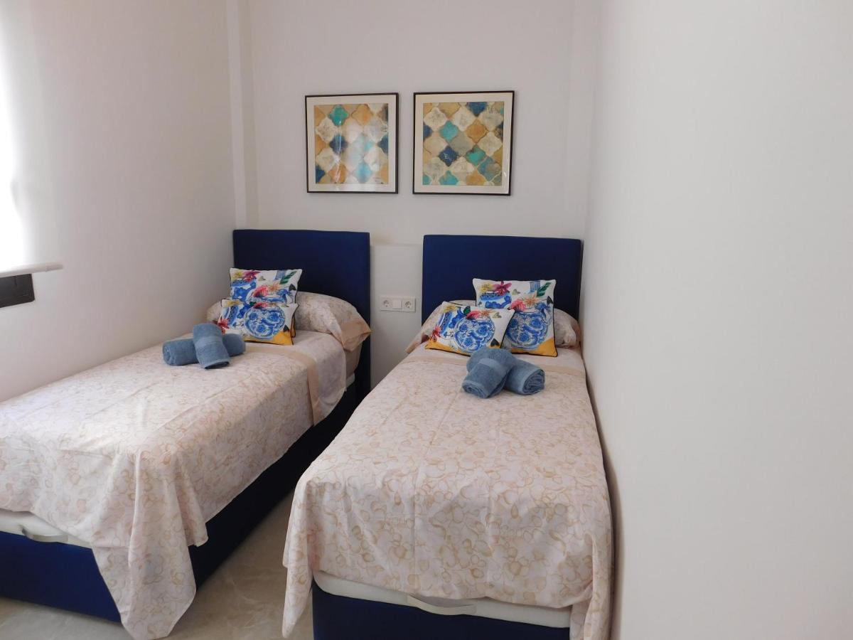 Modern And Cosy Apartment Close To The Beach 또레비에하 외부 사진