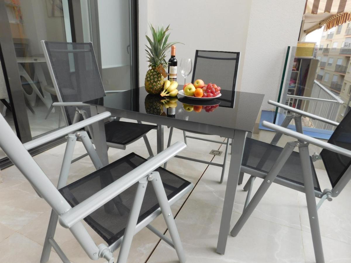 Modern And Cosy Apartment Close To The Beach 또레비에하 외부 사진
